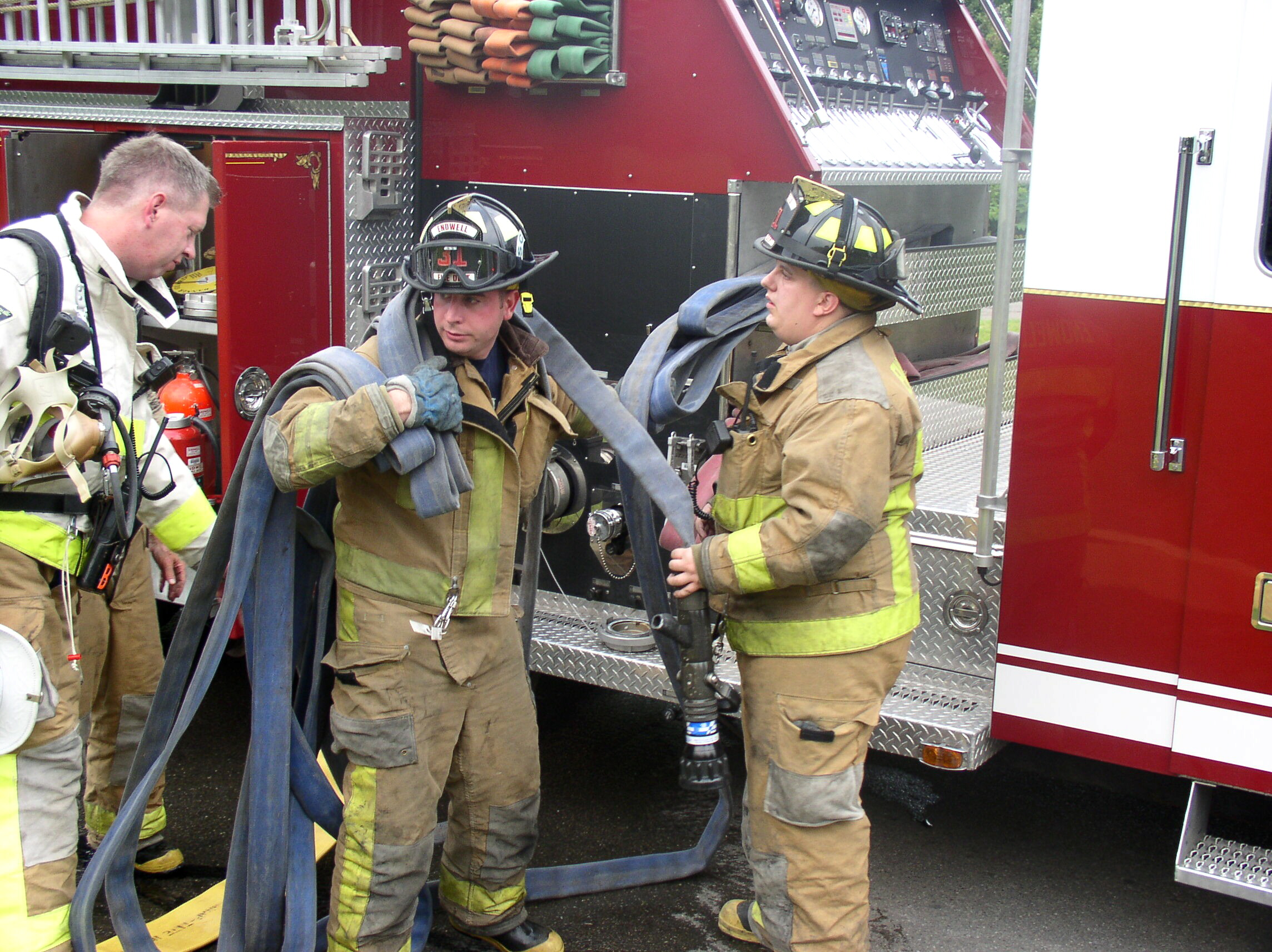 08-10-04  Response - Fire - 216 Hillside Ter